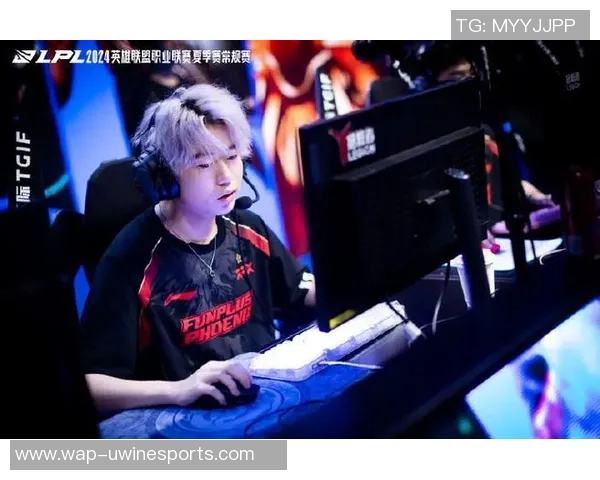 电竞新闻赛后复盘FPX与TES对决中的技术细节与战术分析